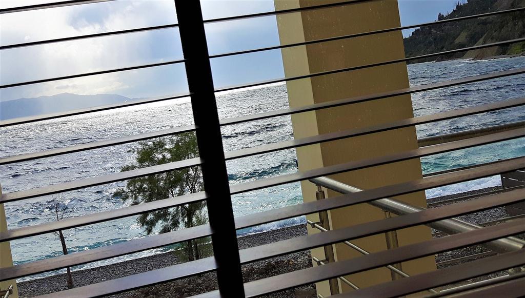 Villa Thalassa Paralia Sergoulas ภายนอก รูปภาพ